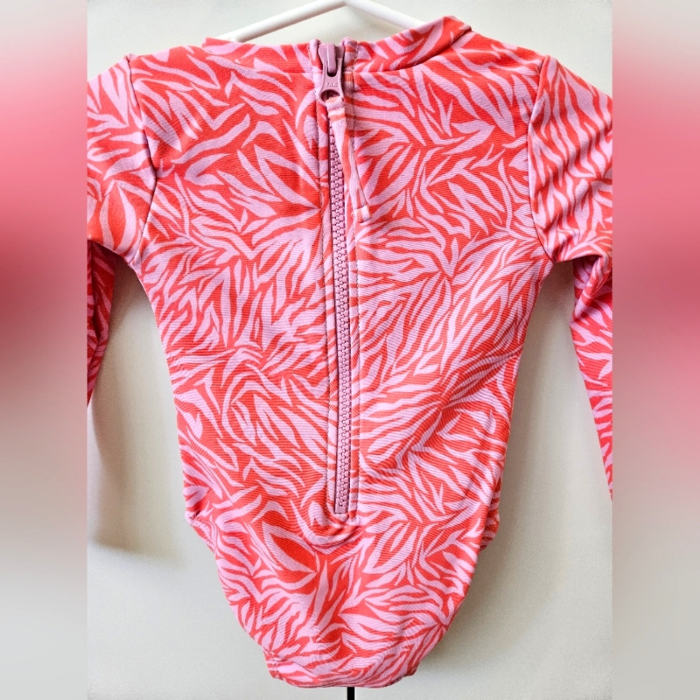 EUC F4A Rashguard Swimsuit - Picture 3 of 5